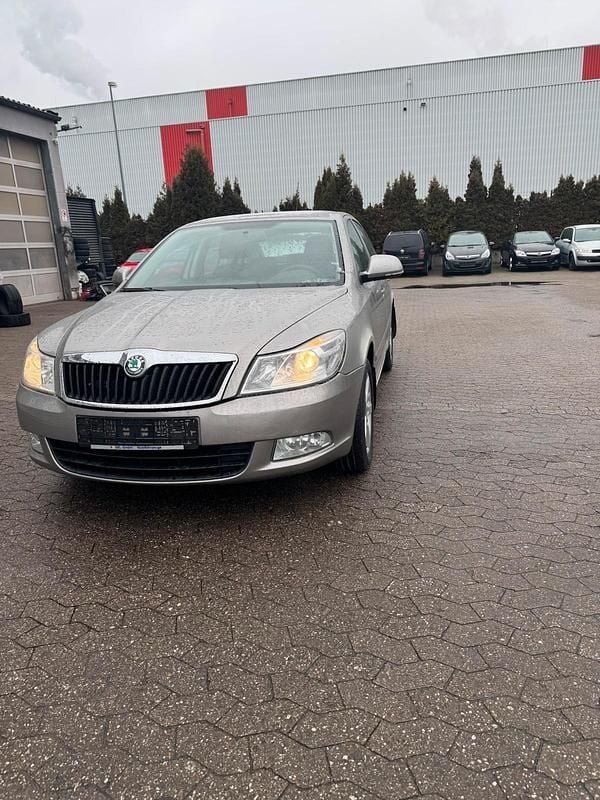 Gebraucht Skoda Octavia 105 PS (77 kW) 2011 Silber Limousine