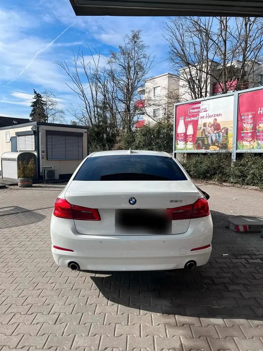 Gebraucht BMW 520 184 PS (135 kW) 2018 Weiß Limousine