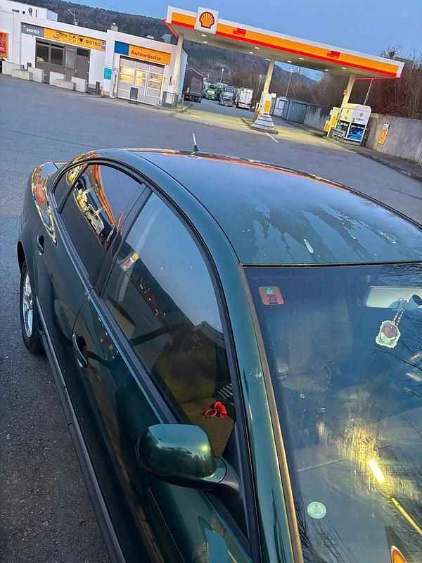 Gebraucht VW Passat 90 PS (66 kW) 2001 Grün Limousine