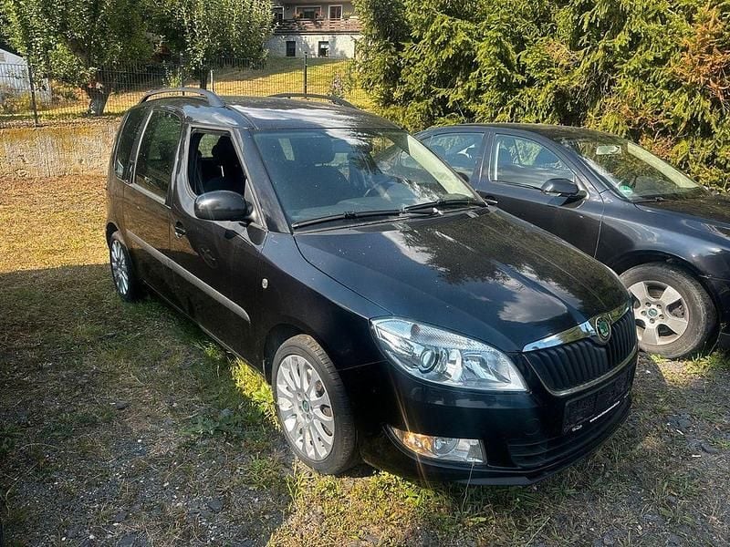 Grau Gebraucht 2010 Skoda Roomster Kombi | 1.400 € (Fairer Preis) - Bild 1/4