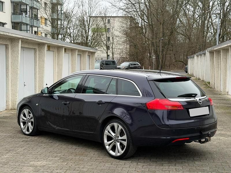 Gebraucht Opel Insignia 160 PS (117 kW) 2012 Blau Kombi