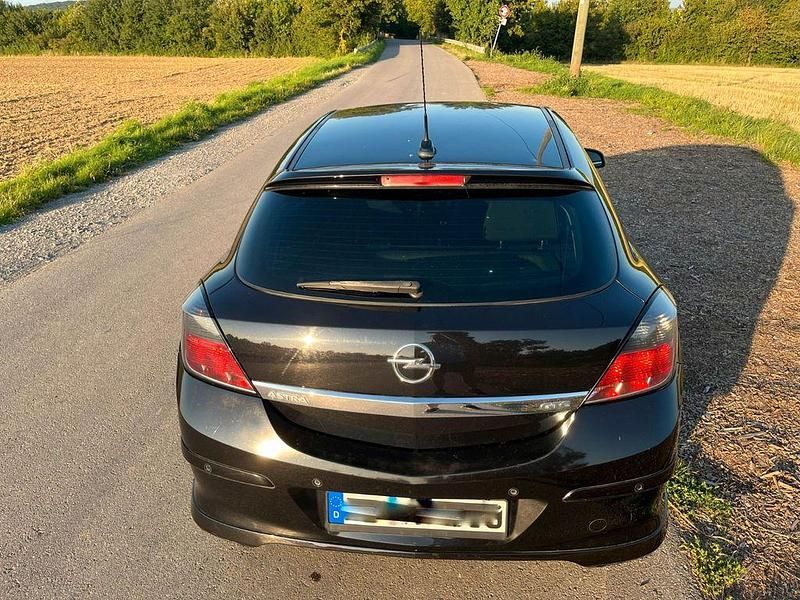 Schwarz Gebraucht 2009 Opel Astra Cabriolet Cabrio | 3.800 € (Fairer Preis) - Bild 1/4