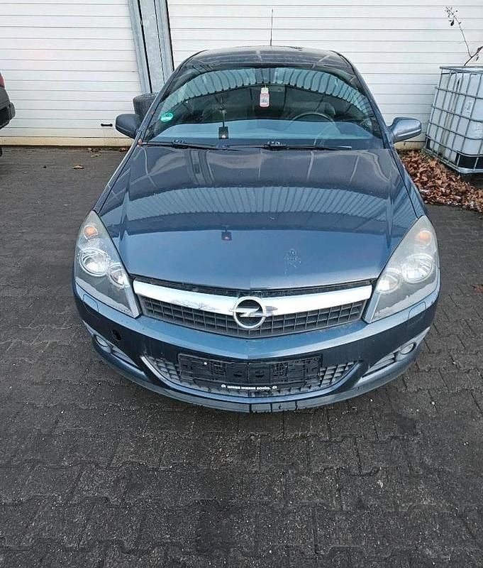 Grau Gebraucht 2008 Opel Astra GTC Coupé | 1.000 € (Superpreis) - Bild 1/4