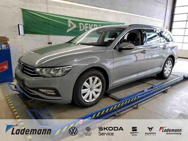 Grau Gebraucht 2023 VW Passat Kombi | 26.983 € (Fairer Preis) - Bild 1/4