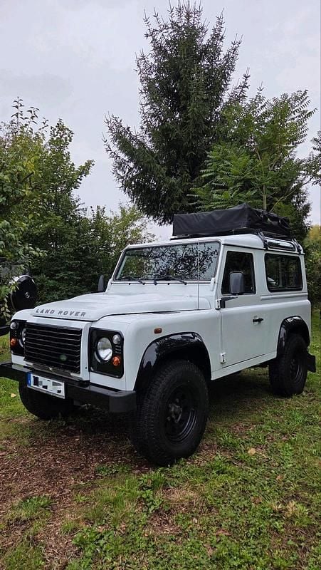 Weiß Gebraucht 2011 Land Rover Defender SUV | 28.900 € - Bild 1/4