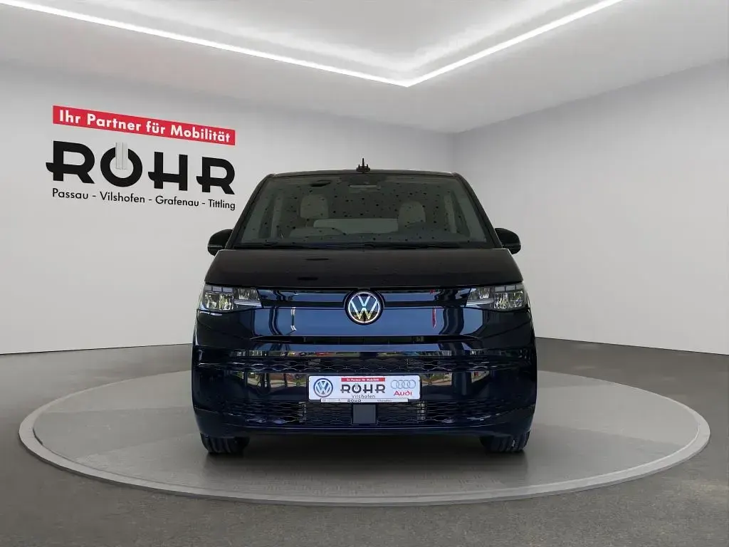 Gebraucht VW Multivan Basis 204 PS (150 kW) 2025 Schwarz Van / Kleinbus