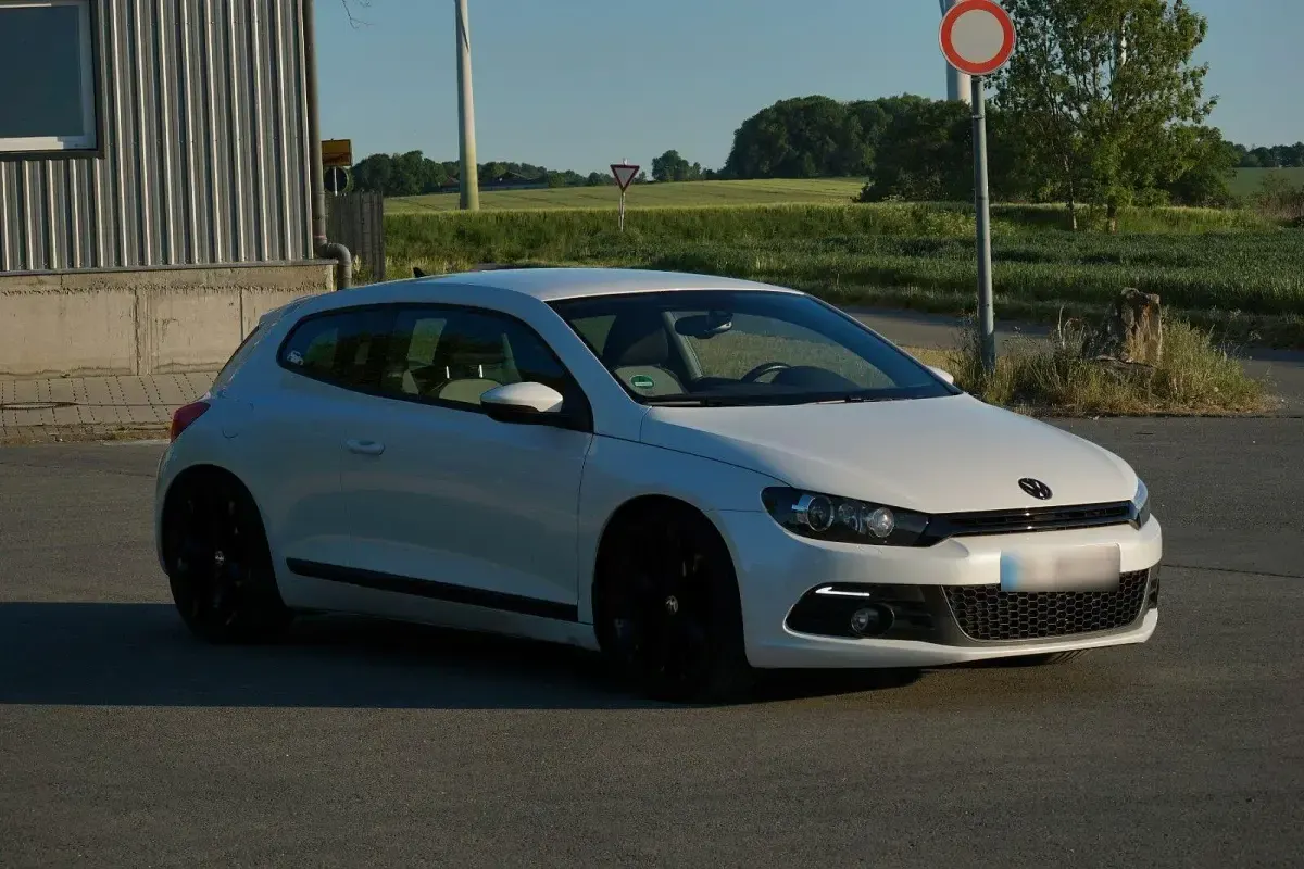 Gebraucht VW Scirocco Life 140 PS (102 kW) 2014 Weiß Coupé