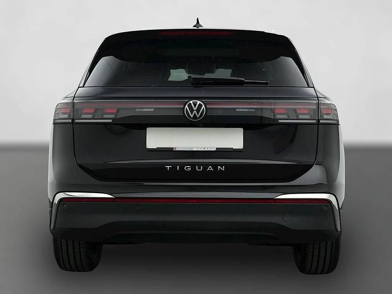 Gebraucht VW Tiguan Elegance 150 PS (110 kW) 2024 Schwarz SUV