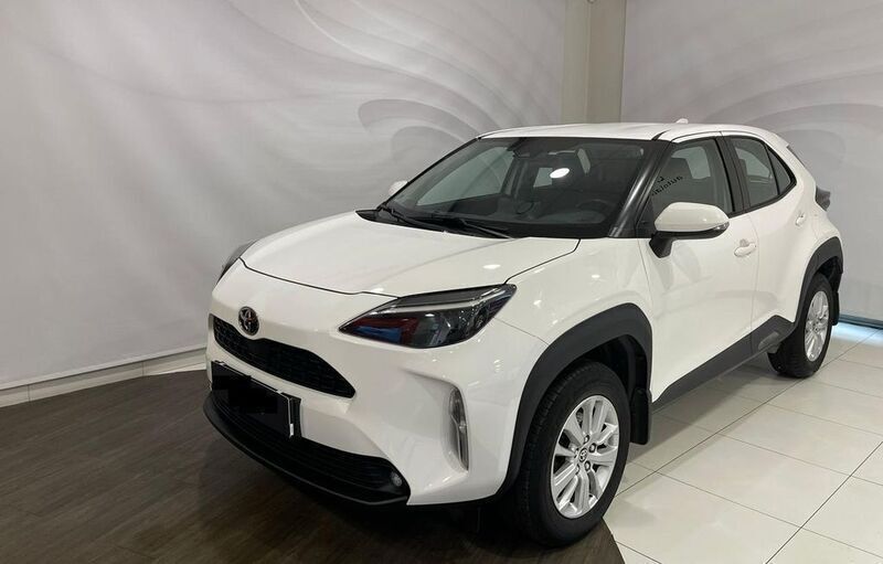 Weiß Gebraucht 2023 Toyota Yaris Cross SUV | 19.580 € (Superpreis) - Bild 1/4