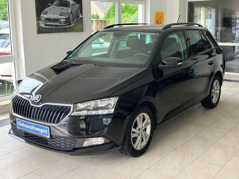Black magic perleffekt (metallic) Gebraucht 2022 Skoda Fabia Ambition Kombi | 17.370 € (Guter Preis) - Bild 1/4