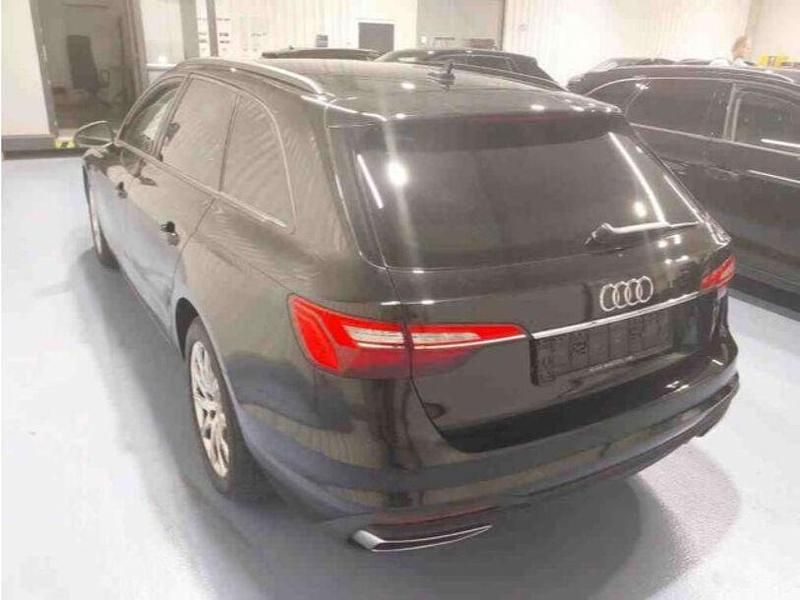Gebraucht Audi A4 Advanced 150 PS (110 kW) 2022 Mythosschwarz metallic Kombi