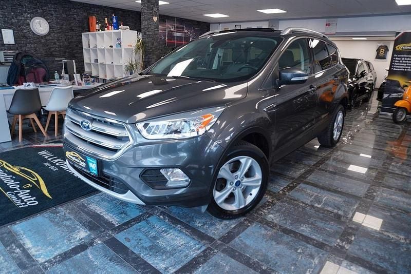 Używany Ford Kuga Ambiente 150 KM (110 kW) 2016 Szary SUV