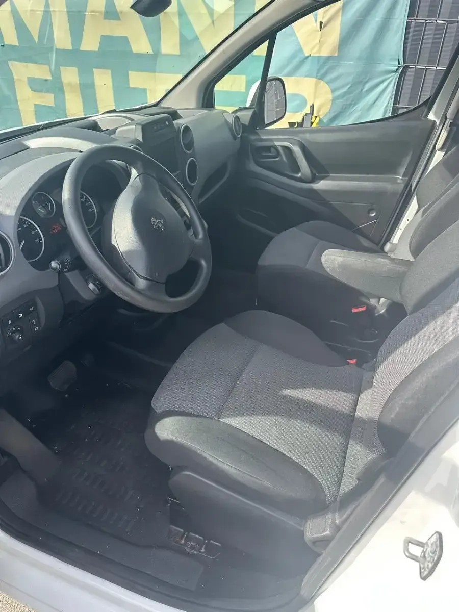 Gebraucht Peugeot Partner 99 PS (72 kW) 2017 Weiß
