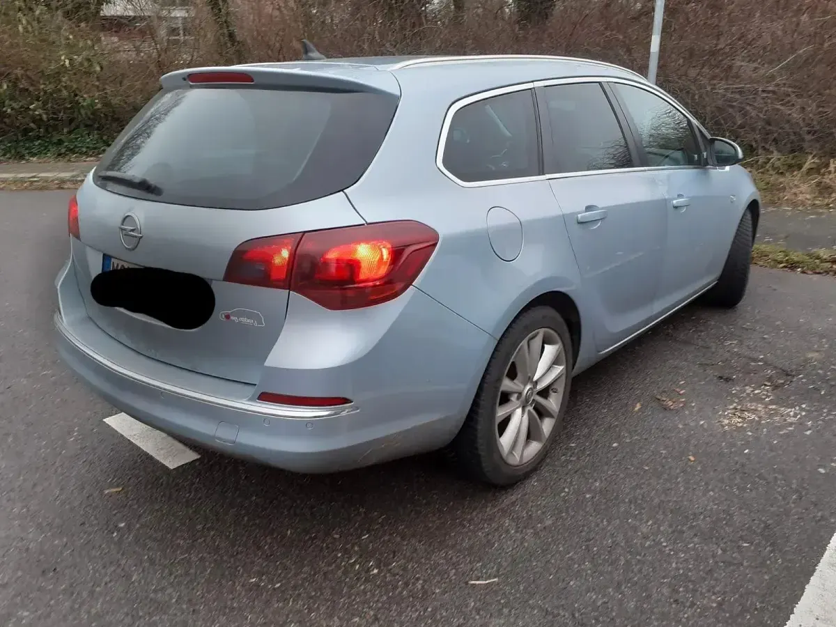 Usado Opel Astra Edition 136 HP (100 kW) 2015 Azul Carrinha