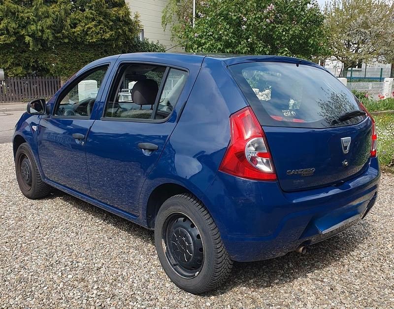Gebraucht Dacia Sandero 77 PS (56 kW) 2009 Blau Limousine