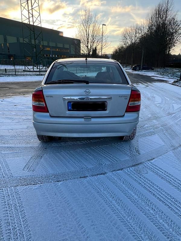 Gebraucht Opel Astra 75 PS (55 kW) 2000 Silber Kleinwagen