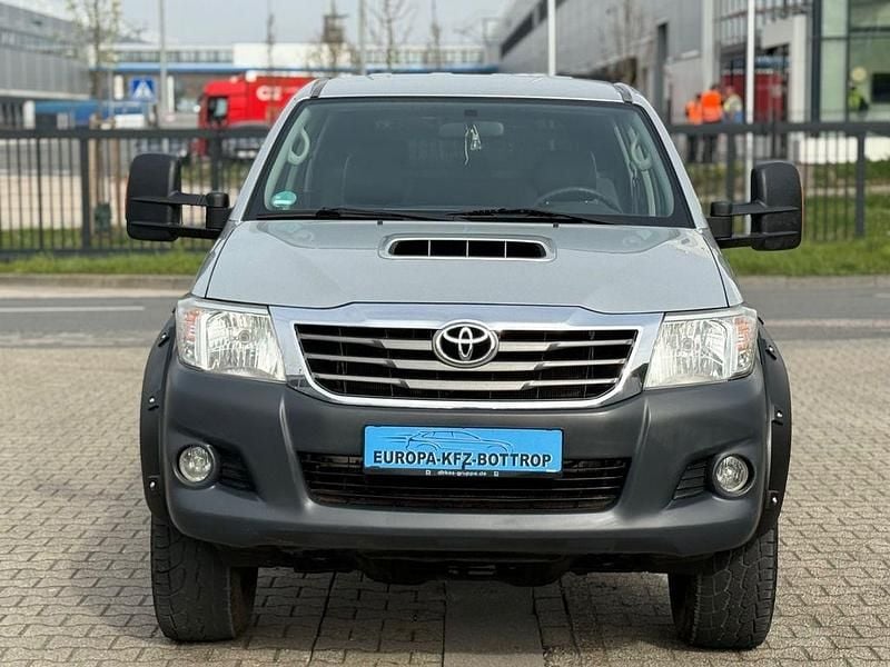 Gebraucht Toyota HiLux 144 PS (105 kW) 2012 Silber Pickup