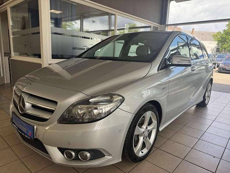 Gebraucht Mercedes B200 Sport 136 PS (100 kW) 2011 Silber Van / Kleinbus