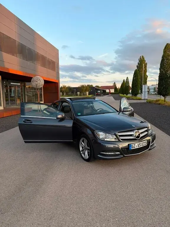 Gebraucht Mercedes C250 AMG 204 PS (150 kW) 2012 Grau Coupé