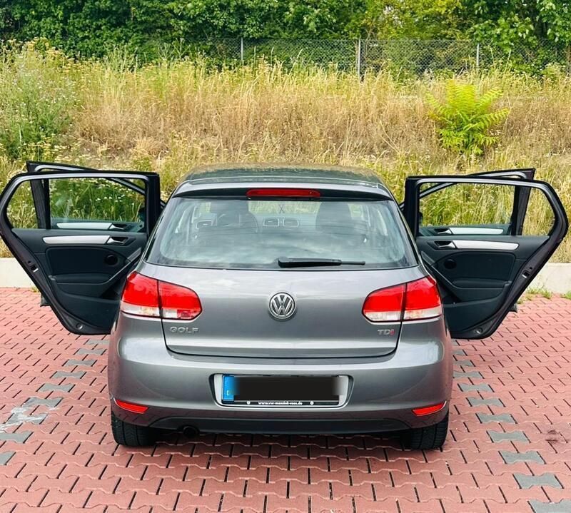Grau Gebraucht 2012 VW Golf VI Move Limousine | 7.500 € (Etwas zu teuer) - Bild 1/4