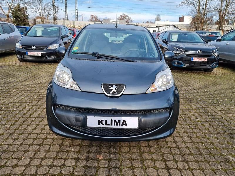Gebraucht Peugeot 107 68 PS (50 kW) 2008 Grau Kleinwagen