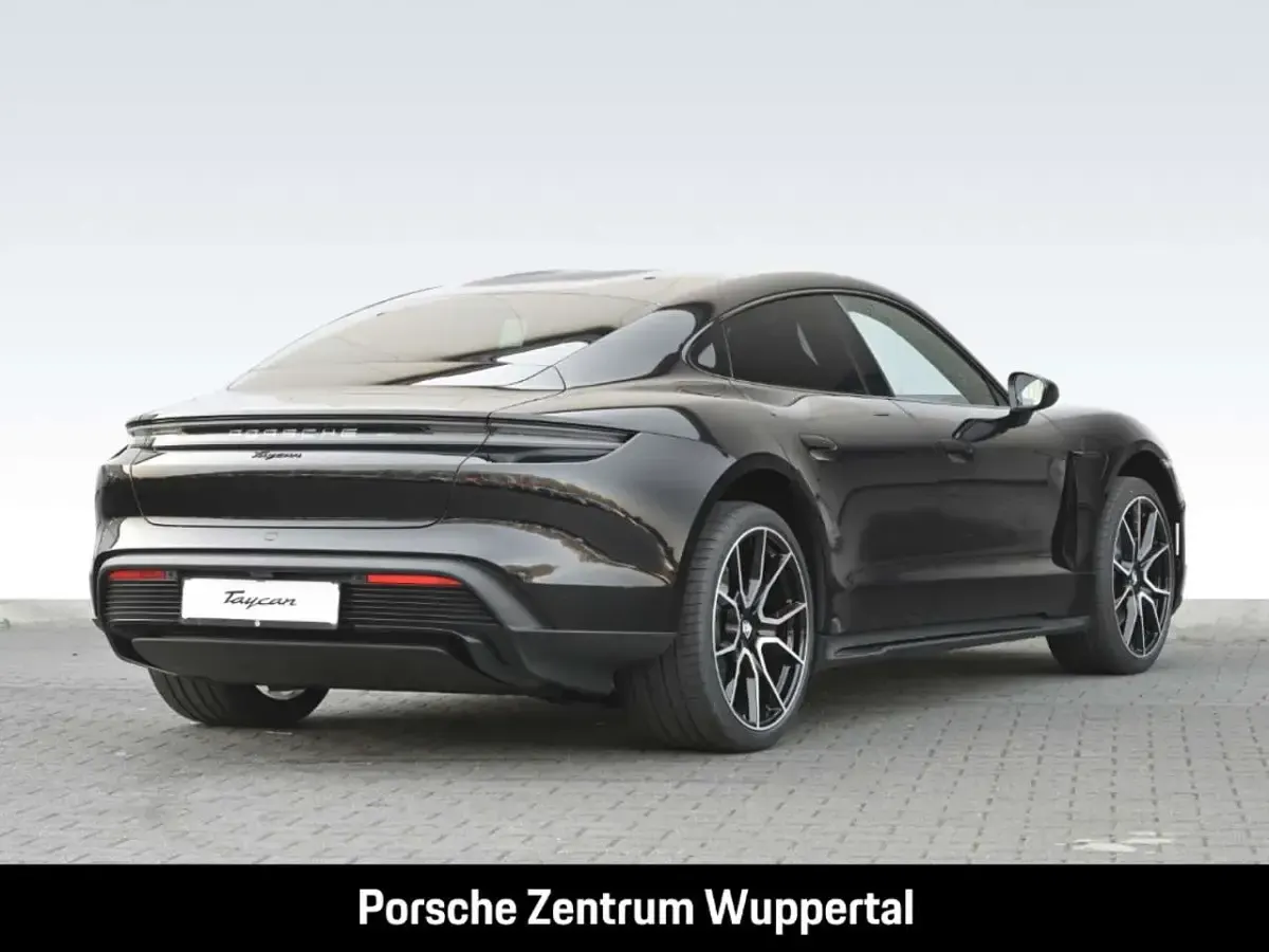 Gebraucht Porsche Taycan 319 kW (435 PS) 2025 Tiefschwarzmetallic Limousine