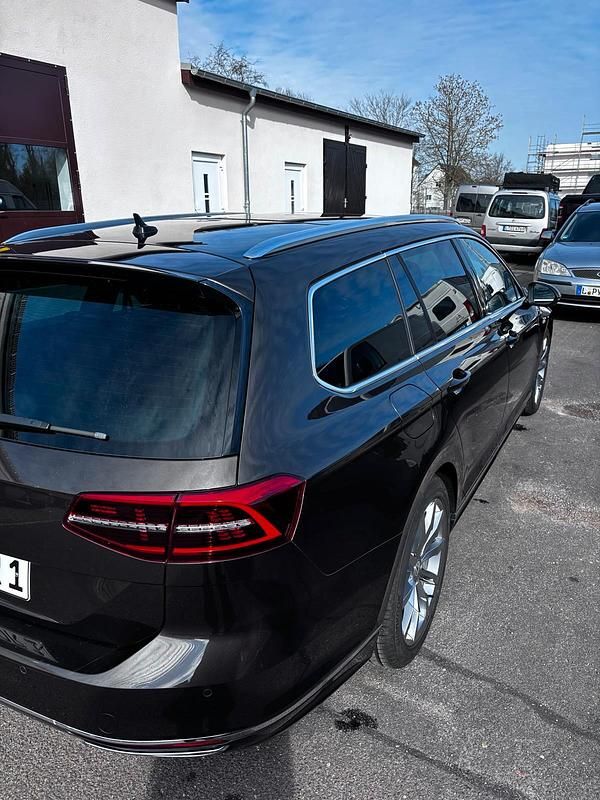 Gebraucht VW Passat Highline 150 PS (110 kW) 2016 Braun Kombi