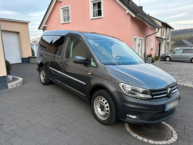 Gebraucht VW Caddy Maxi Comfortline 150 PS (110 kW) 2017 Grau Van / Kleinbus