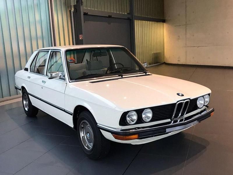 Weiß Gebraucht 1979 BMW 518 Limousine | 11.995 € - Bild 1/4