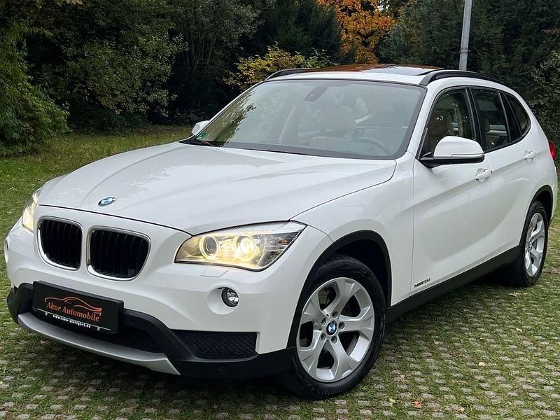Weiß Gebraucht 2013 BMW X1 Sport Line SUV | 11.990 € (Fairer Preis) - Bild 1/4
