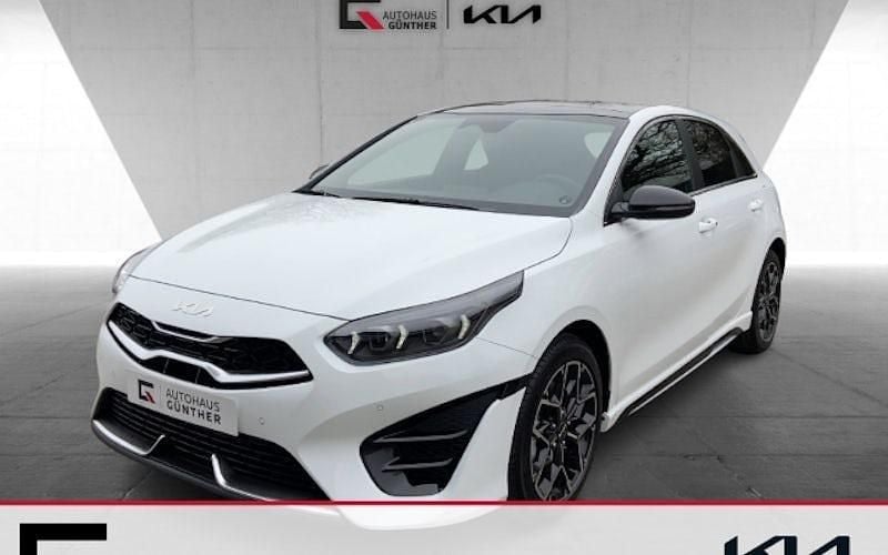 Weiß Neu 2025 Kia Ceed GT-Line Limousine | 30.390 € (Fairer Preis) - Bild 1/4