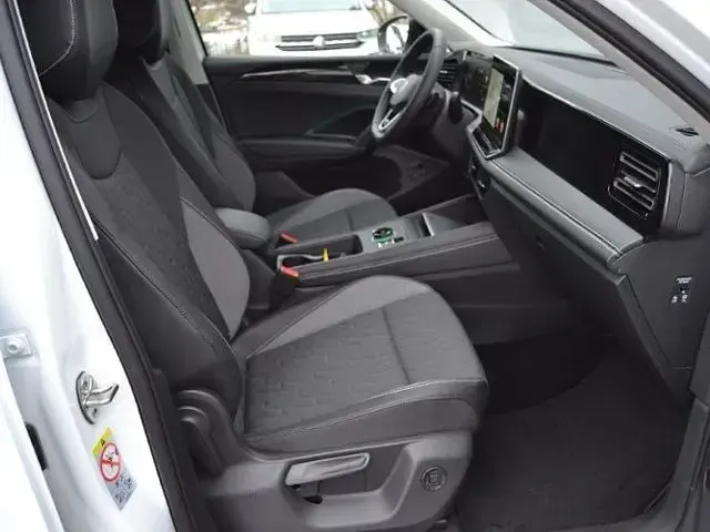 Neu VW Tiguan 150 PS (110 kW) 2026 Pure white uni SUV