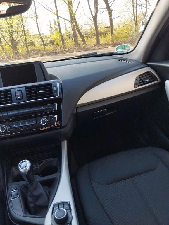 Gebraucht BMW 116 Advantage 109 PS (80 kW) 2016 Schwarz Kleinwagen