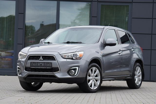 Grau Gebraucht 2014 Mitsubishi Outlander SUV | 6.990 € - Bild 1/4
