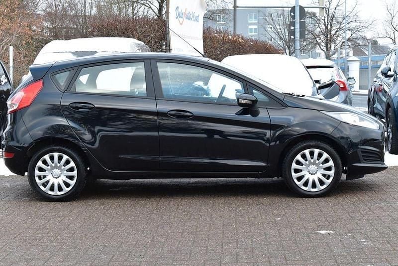 Gebraucht Ford Fiesta Trend 82 PS (60 kW) 2015 Schwarz Limousine