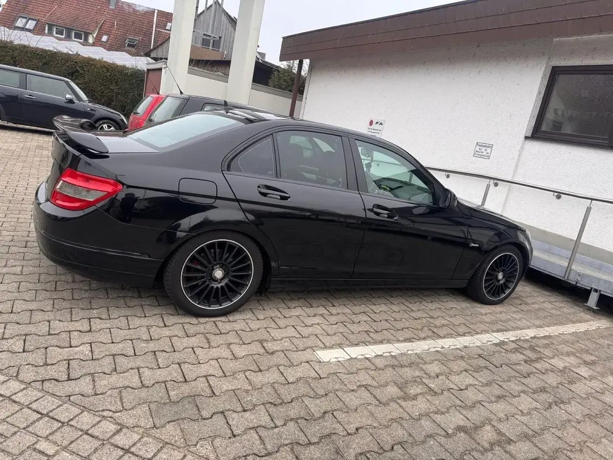 Gebraucht Mercedes C180 156 PS (114 kW) 2007 Schwarz Limousine