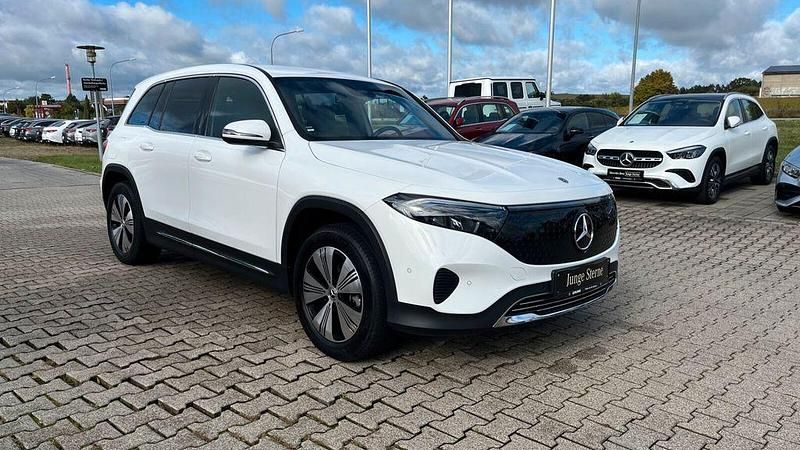 Gebraucht Mercedes EQB300 Progressive 167 kW (228 PS) 2024 Unilack polarweiß SUV
