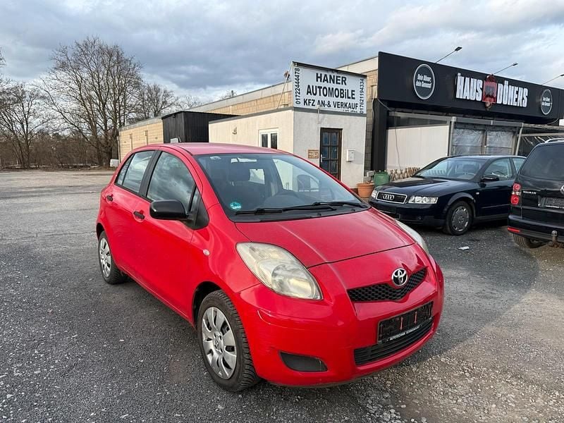 Gebraucht Toyota Yaris 69 PS (50 kW) 2010 Rot Kleinwagen