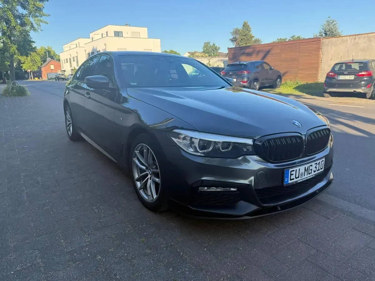 Gebraucht BMW 530 Performance 265 PS (194 kW) 2018 Grau Limousine