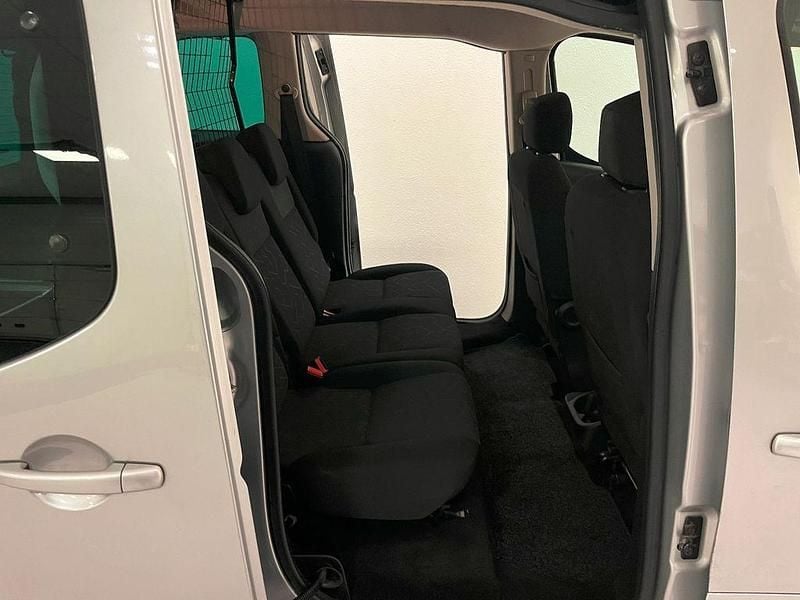 Gebraucht Peugeot Partner Tepee Active 120 PS (88 kW) 2017 Silber Van / Kleinbus