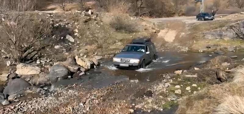 Second-hand Volvo 940 130 CP (95 kW) 1995 Auriu Break