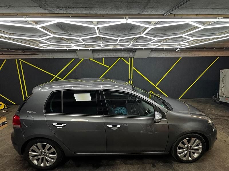 Gebraucht VW Golf VI 122 PS (89 kW) 2010 Grau Kleinwagen