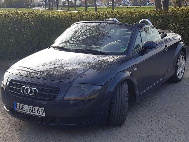 Blau Gebraucht 2003 Audi TT Roadster Cabrio | 2.110 € - Bild 1/4