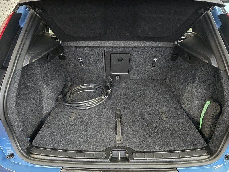 Gebraucht Volvo XC40 Ultimate 169 kW (231 PS) 2023 Fjord blue metallic SUV