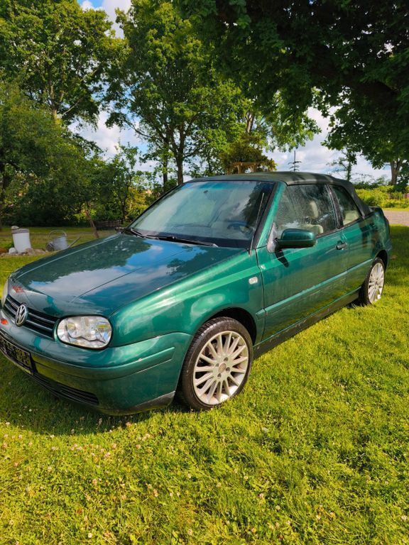 Grün Gebraucht 2000 VW Golf Cabriolet Highline Cabrio | 1.600 € (Superpreis) - Bild 1/4