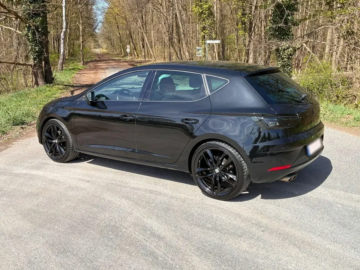 Gebraucht Seat Leon FR 150 PS (110 kW) 2019 Schwarz Limousine