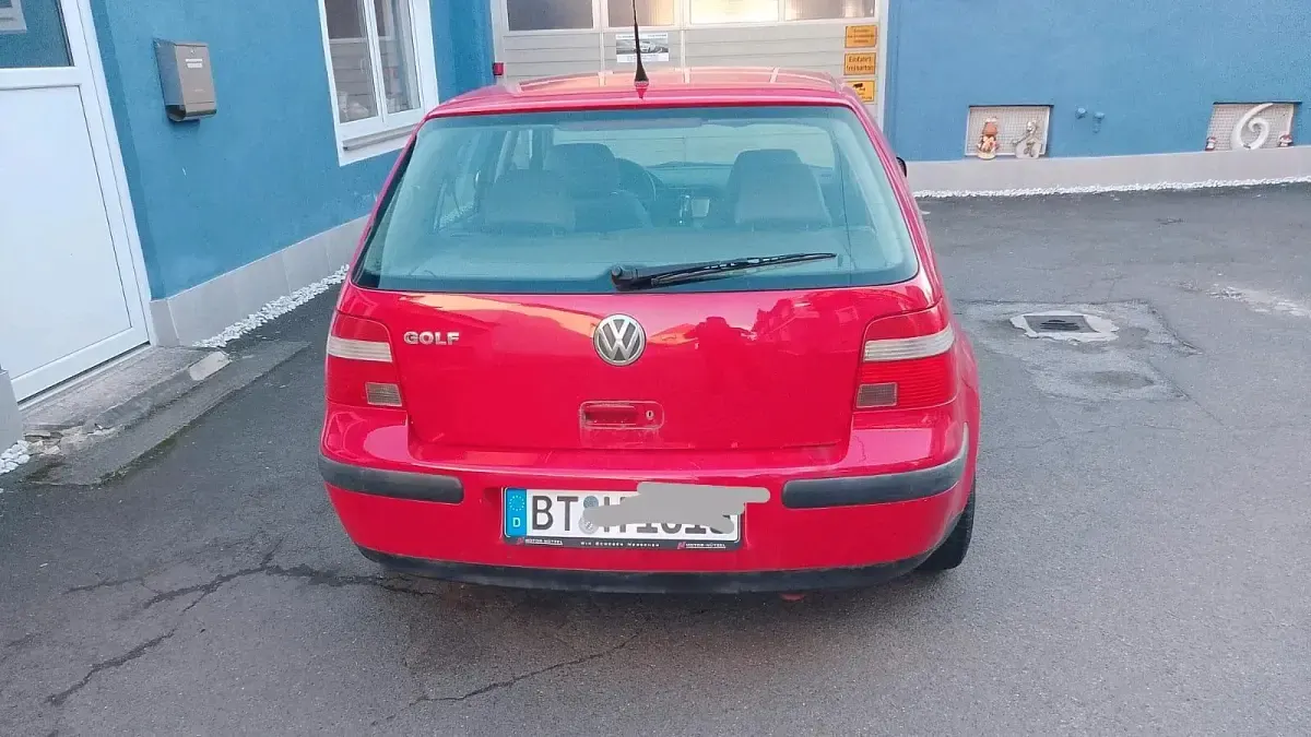 Używany VW Golf IV 75 KM (55 kW) 2002 Czerwony Hatchback