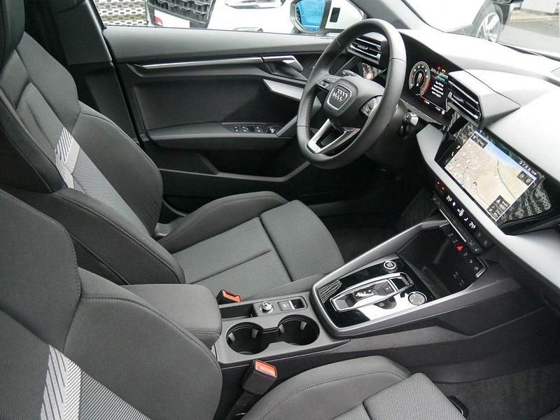 Gebraucht Audi A3 Advanced Plus 150 PS (110 kW) 2025 Gletscherweiß metallic Limousine