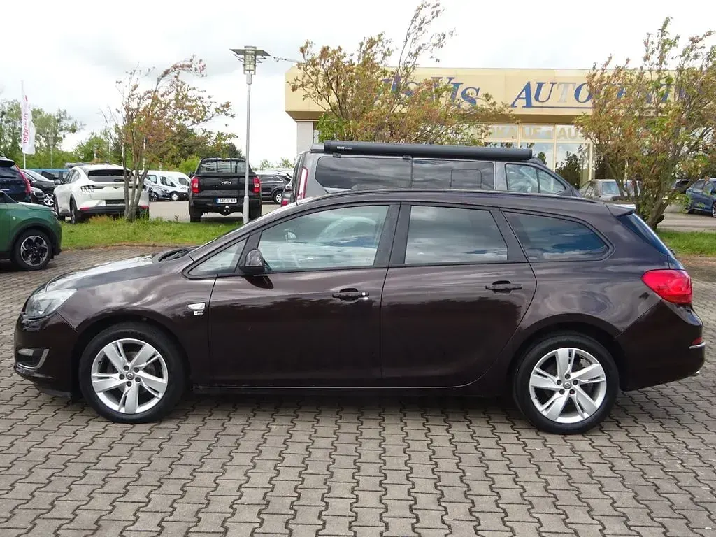 Gebraucht Opel Astra 140 PS (102 kW) 2012 Braun Kombi