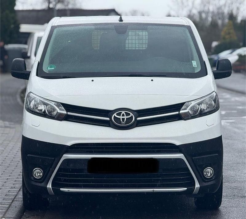Gebraucht Toyota Proace 122 PS (89 kW) 2021 Weiß Van / Kleinbus